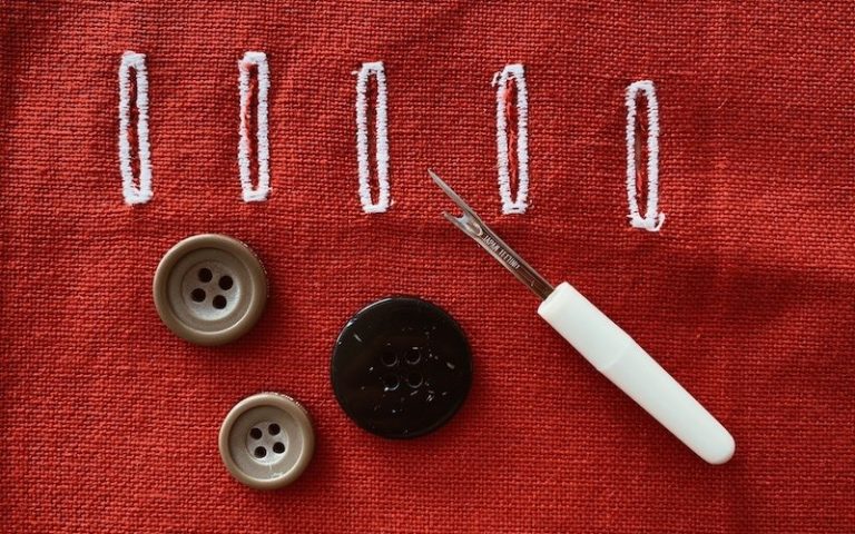 How to Sew a Buttonhole by Hand or on a Sewing Machine
