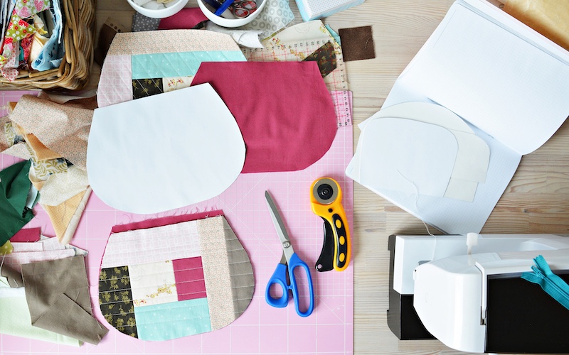 craft supplies for easy sewing projects on a sewing table