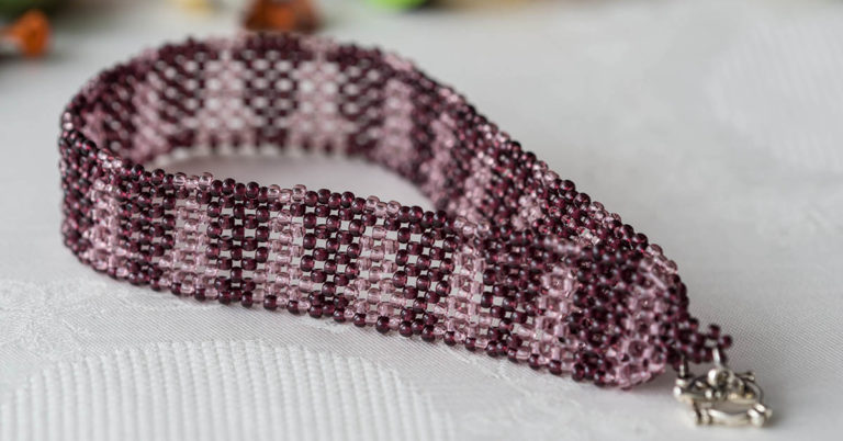 How to Make your Own Peyote Stitch Bracelet