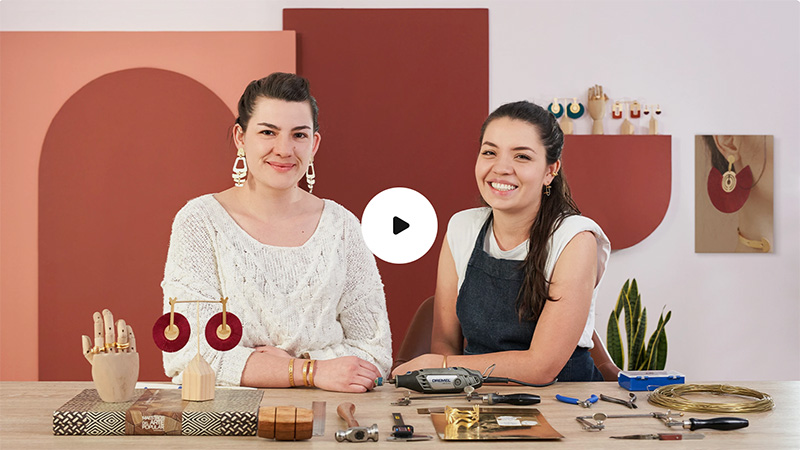 Introduction to jewelry techniques with metal class on Domestika